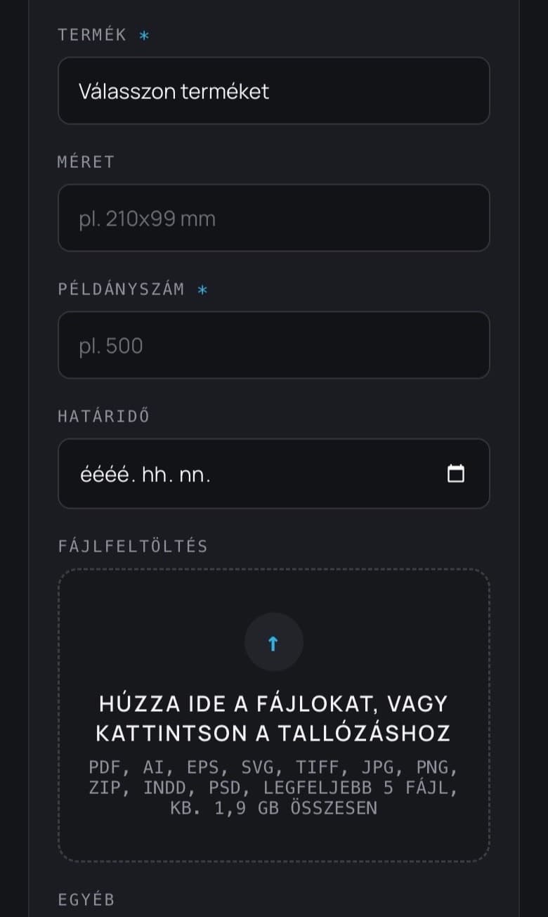 Az új ajánlatkérő űrlap mobilon: termék, méret, példányszám, határidő és a fájlfeltöltő mező